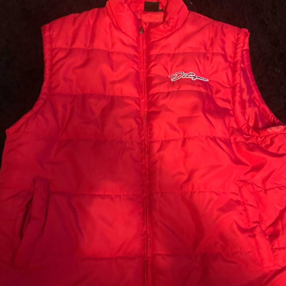 New never worn,fits good,quality is amazing,looks amazing